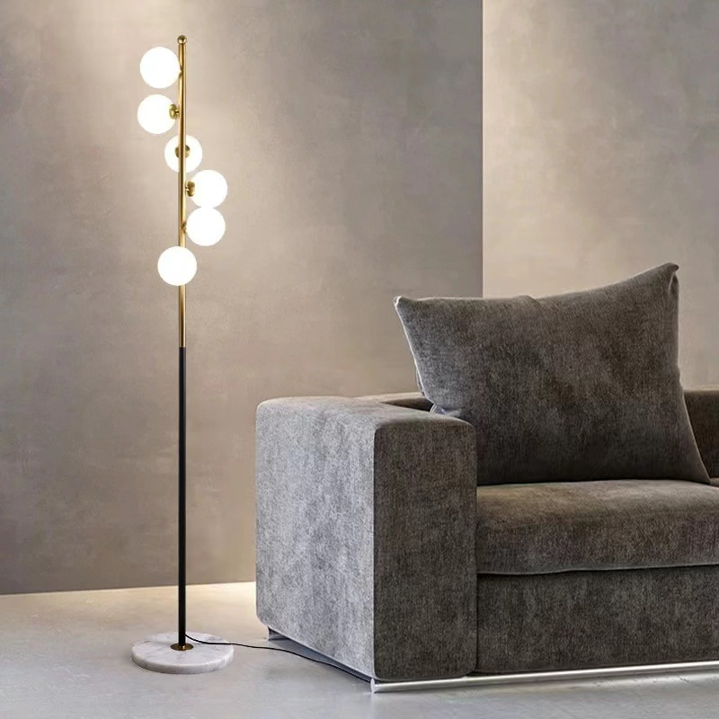 Celestina | Lámpara de pie de diseño con luz esférica