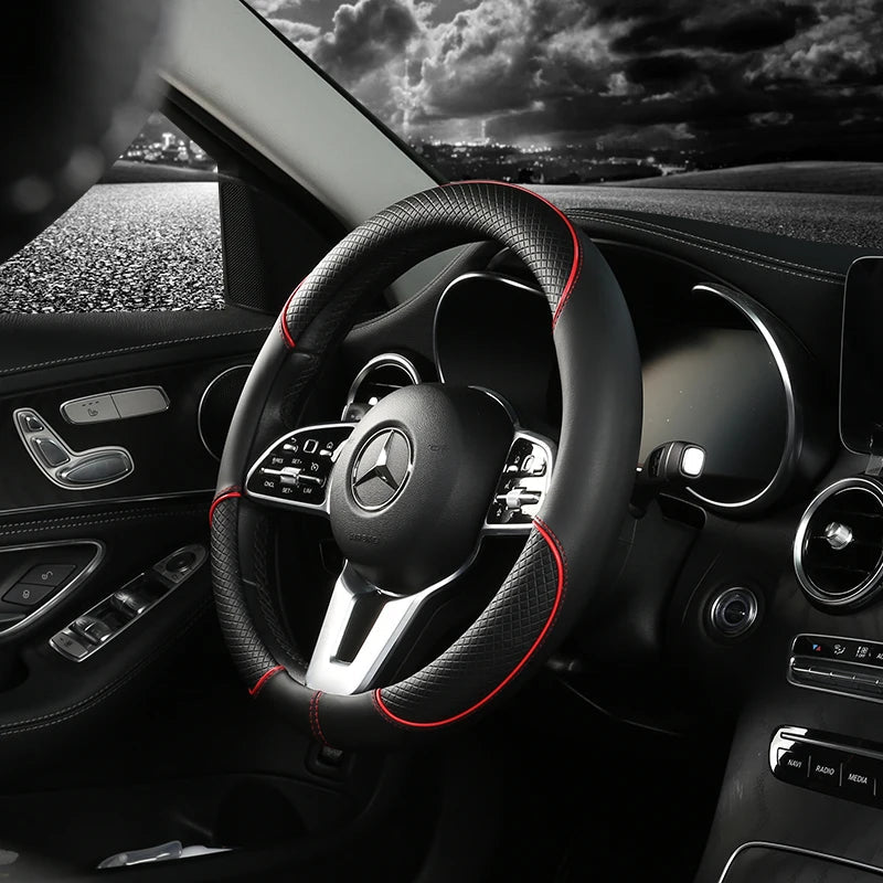 ROADLUX - Funda de volante de cuero sintético premium diseñada con agarre antideslizante en forma de diamante para mayor comodidad y control al conducir