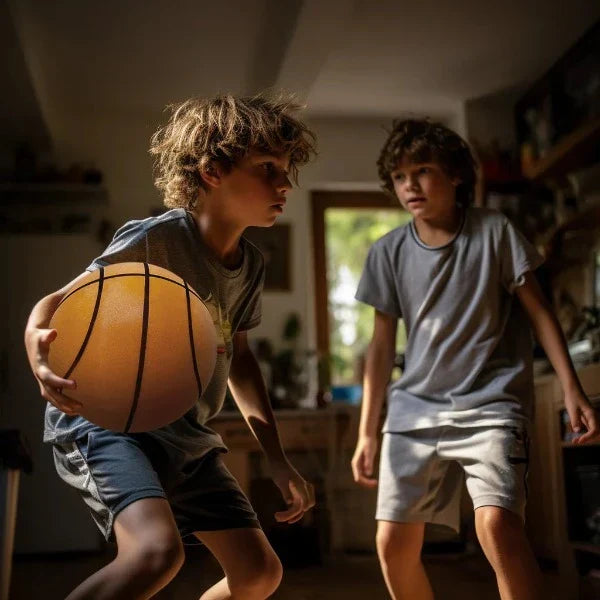 Balón de Baloncesto Profesional Silencioso | Tecnología de Espuma Silenciosa | Balón de Entrenamiento de Alta Densidad para Interiores | Óptimo Rebote | Seguro y Amigable con los Vecinos