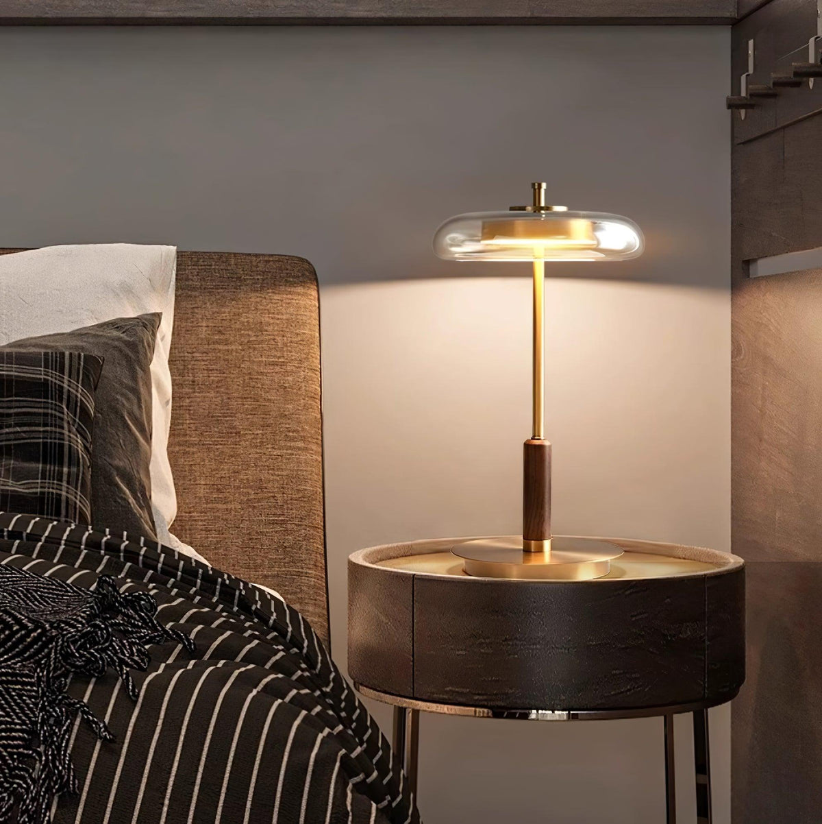 Lumisol | Lámpara de mesa de vidrio y madera