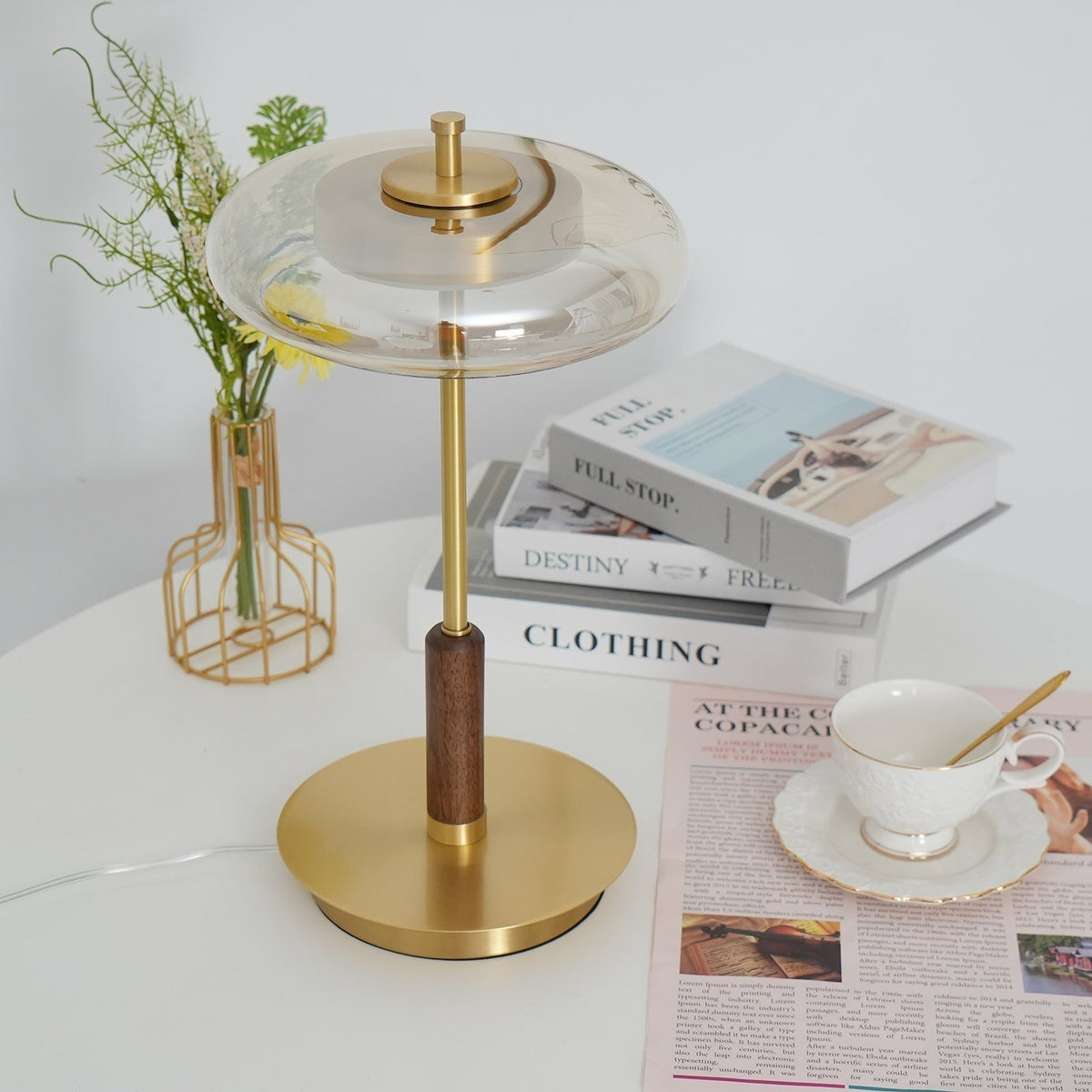 Lumisol | Lámpara de mesa de vidrio y madera