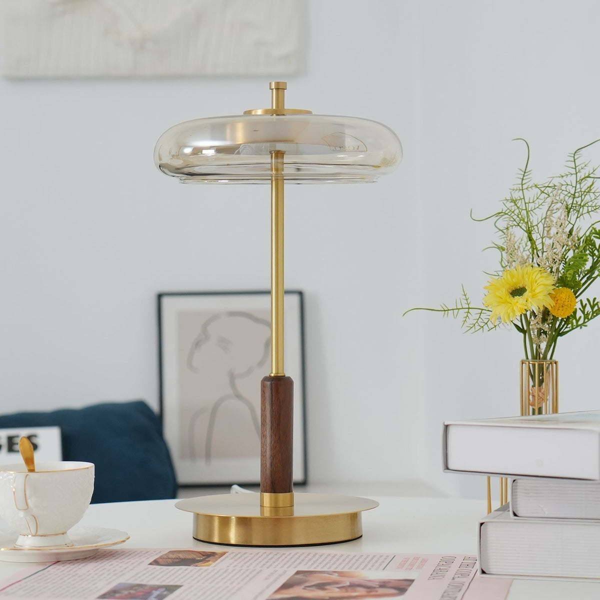 Lumisol | Lámpara de mesa de vidrio y madera
