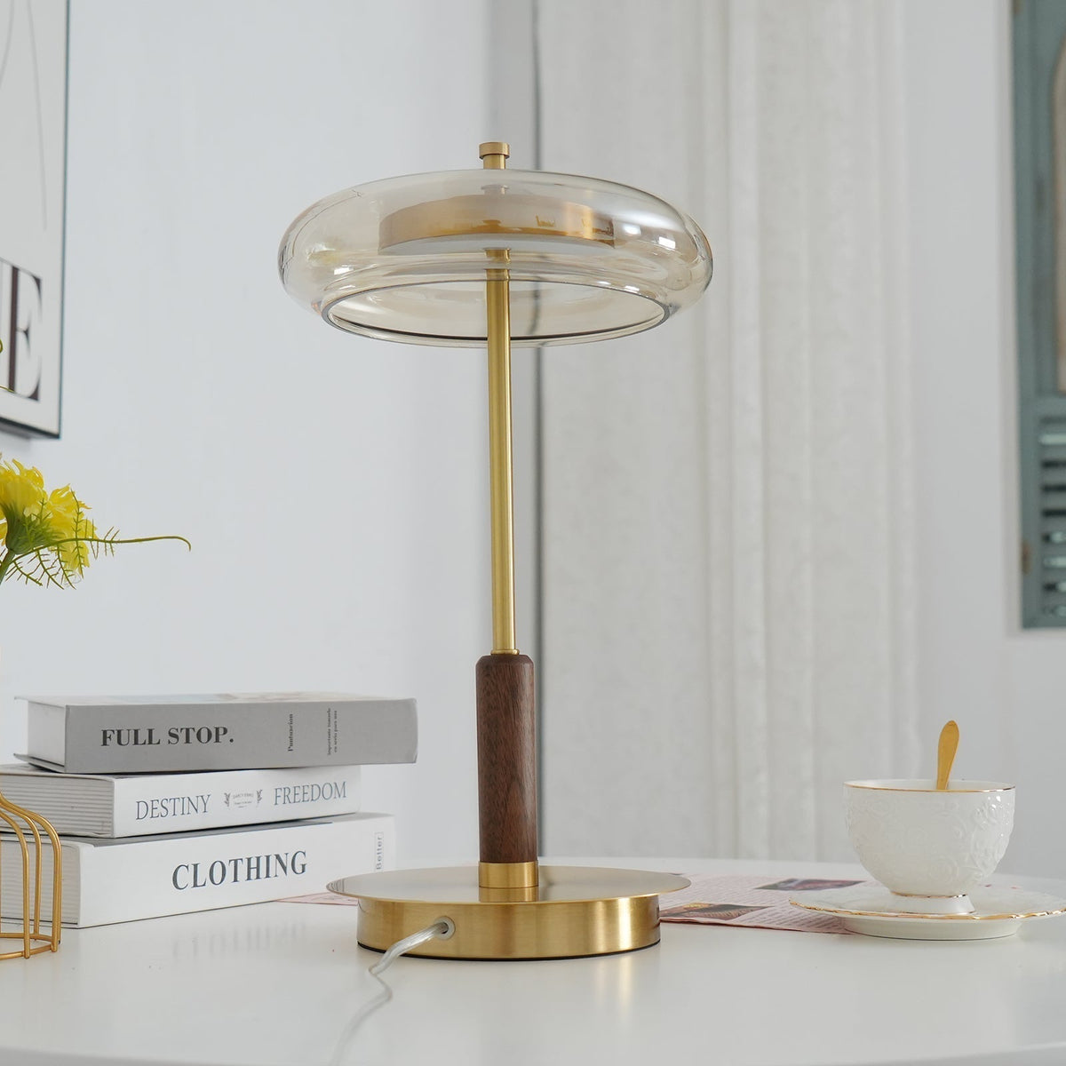 Lumisol | Lámpara de mesa de vidrio y madera