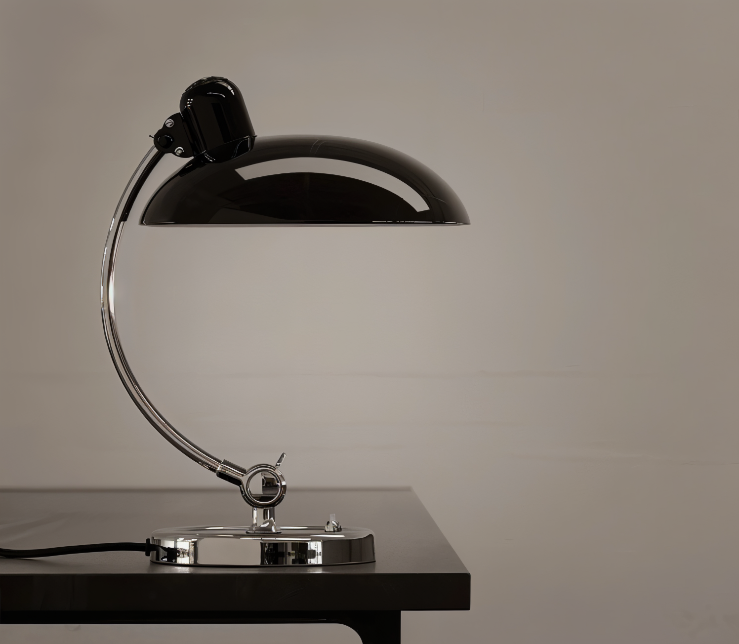 Lámpara de Escritorio LED Vintage Regulable de Hierro, Lámpara Estilosa para Trabajar y Leer