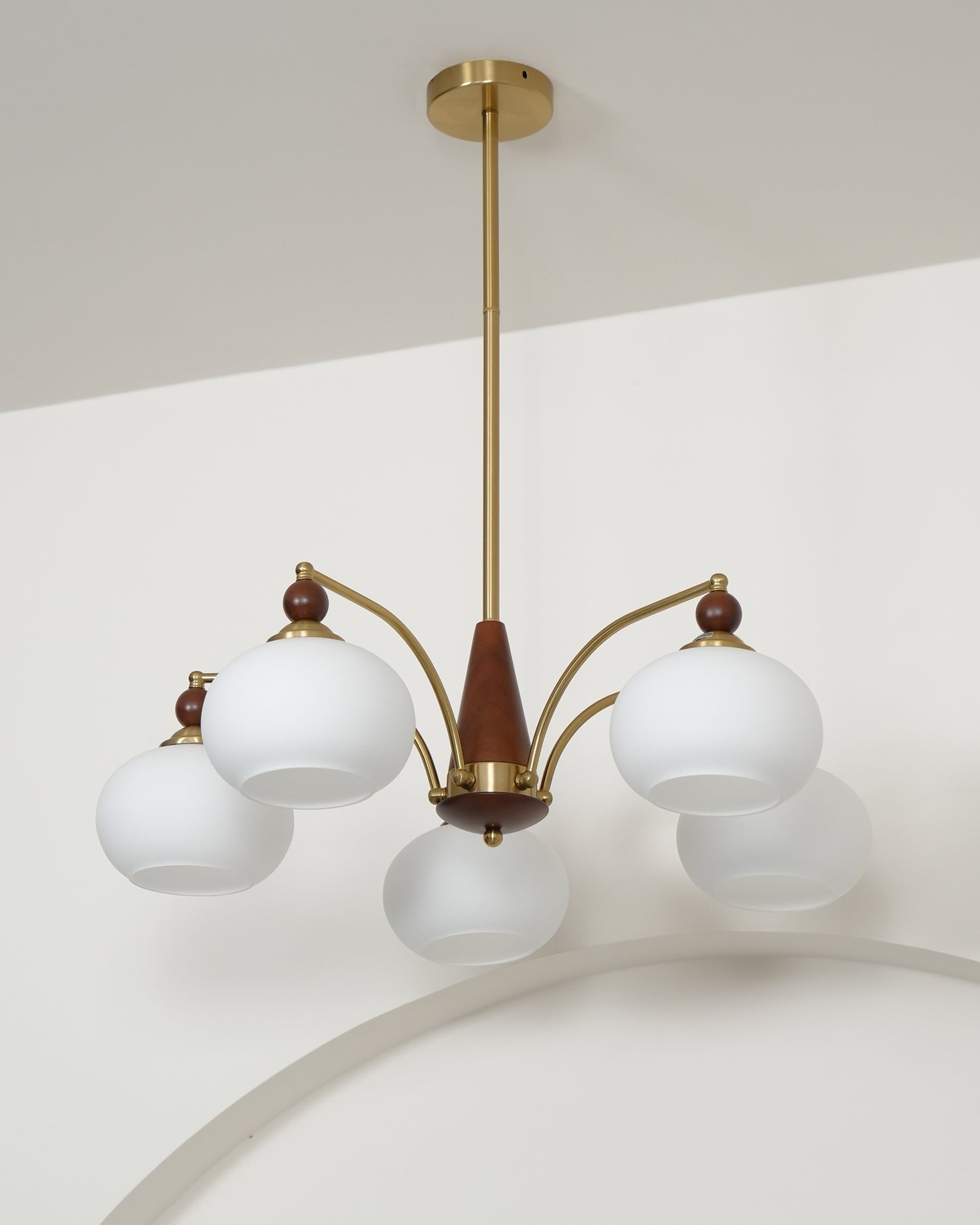 Clavira | Lámpara vintage de techo con cristal opalino