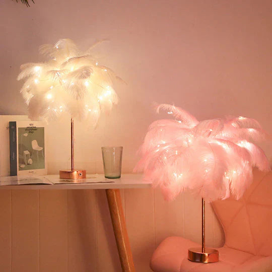 FeatherGlow - Lámpara de noche de avestruz elegante para un ambiente hogareño