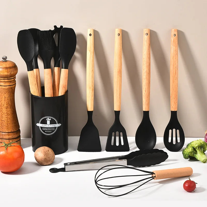 Juego de utensilios de cocina Culinora de silicona | Resistente al calor hasta 230 °C | 12 piezas con mangos de madera | Batidor, espátula, pinzas y más
