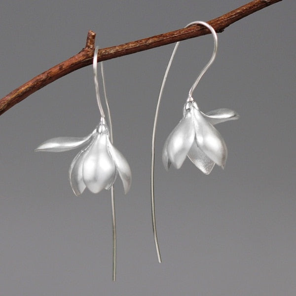 Pendientes Dangle de Flor de Magnolia