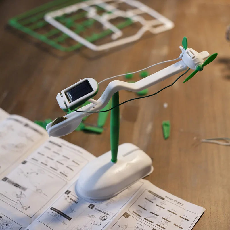 Kit de Robot Solar 6 en 1 – Construye y Aprende con Veleros, Molinos de Viento, Coches y Más
