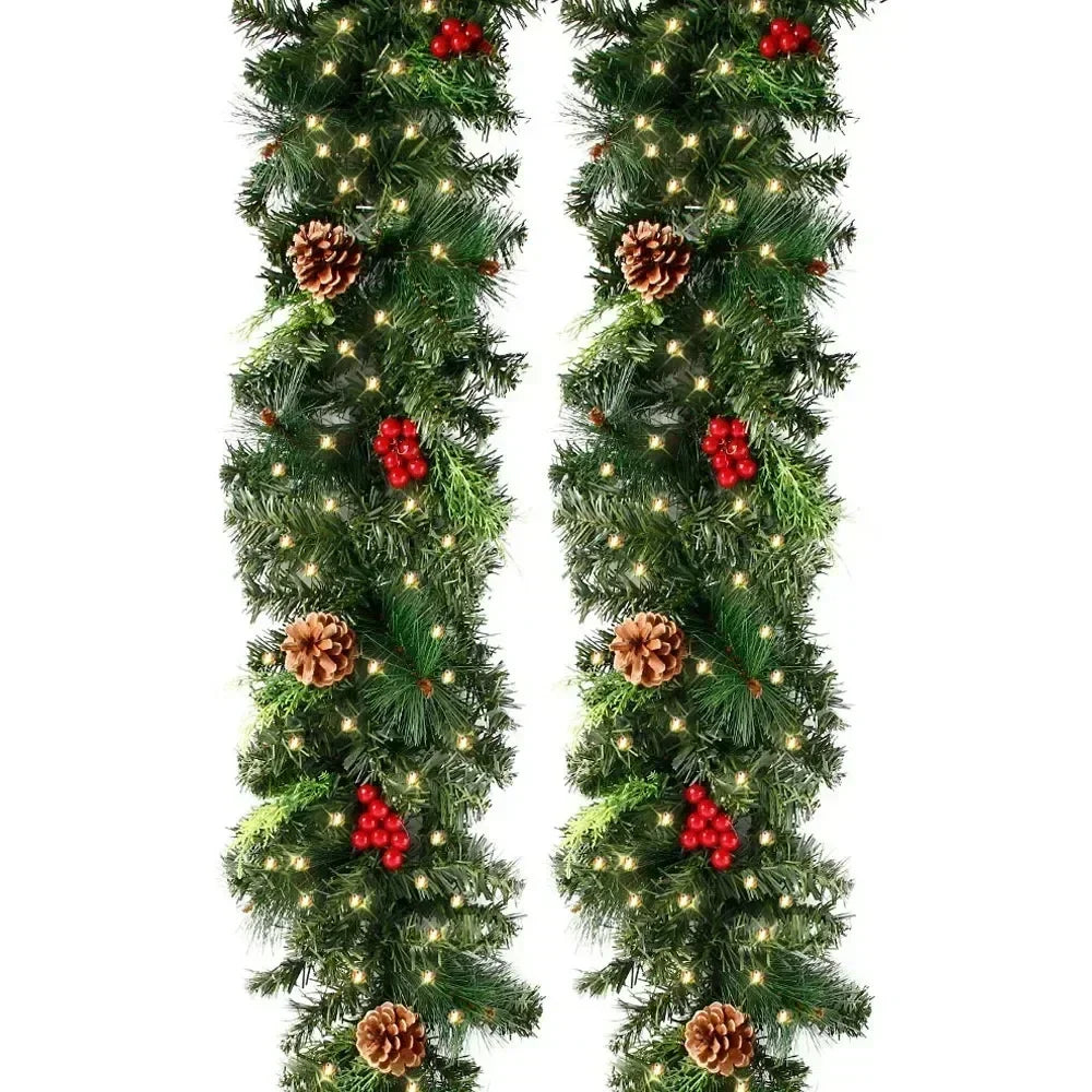Guirnalda LED de Navidad con Agujas de Pino y Berries Rojas - Decoración Clásica para Escaleras, Puertas o Lugares de Celebración