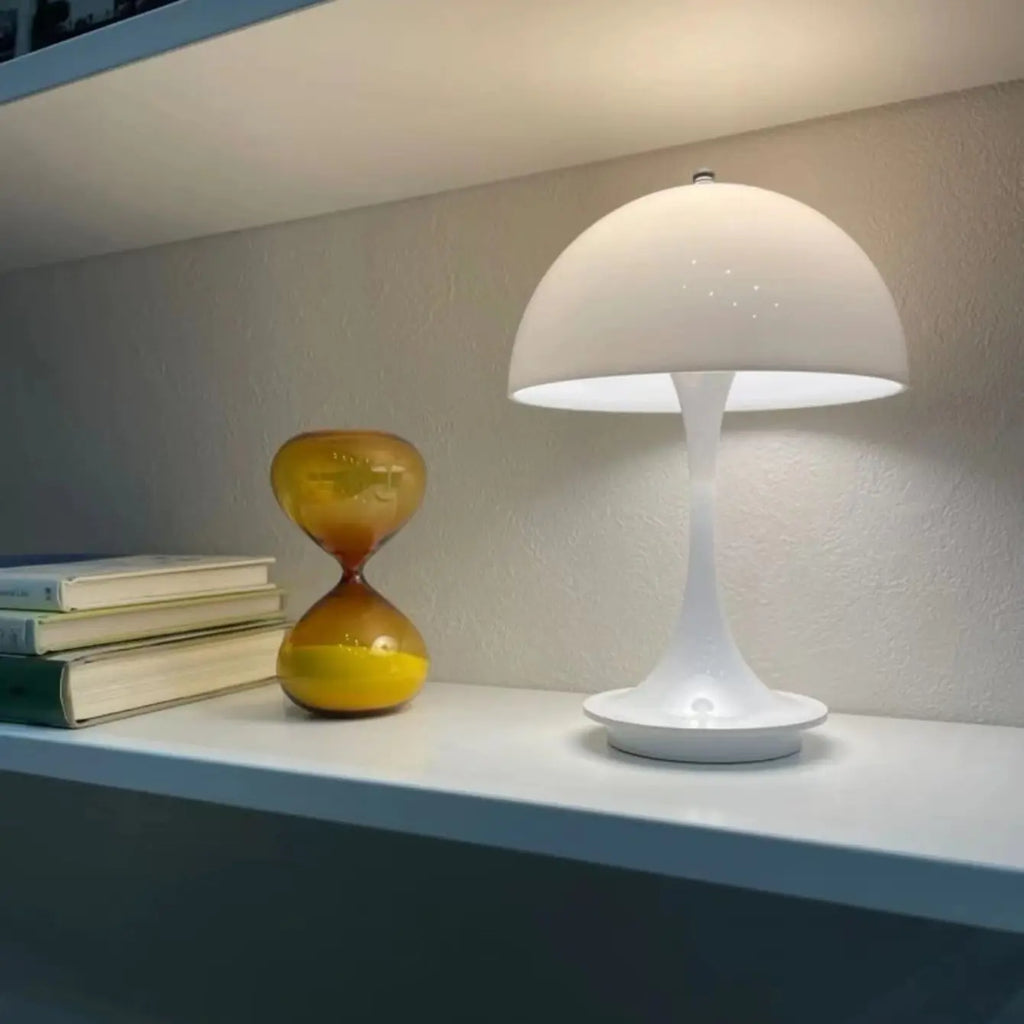 Lámpara de mesa en forma de hongo de estilo nórdico con carga inalámbrica