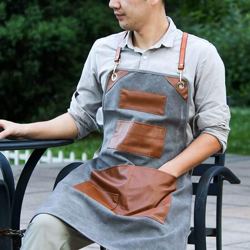 Delantal de Cuero Premium ForgeMaster | Hecho a Mano | Correas Ajustables | Perfecto para Asar, Cocinar y Artesanías
