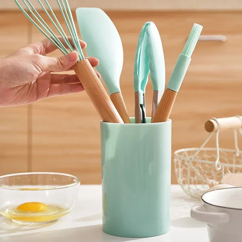 ChefEase – Set de utensilios de cocina de silicona de 12 piezas con mangos de madera | Brehn