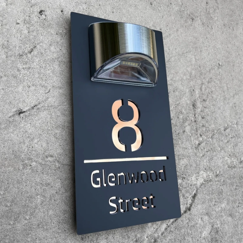 GlowSign - Número de casa personalizado - iluminado con energía solar | 50% DESCUENTO