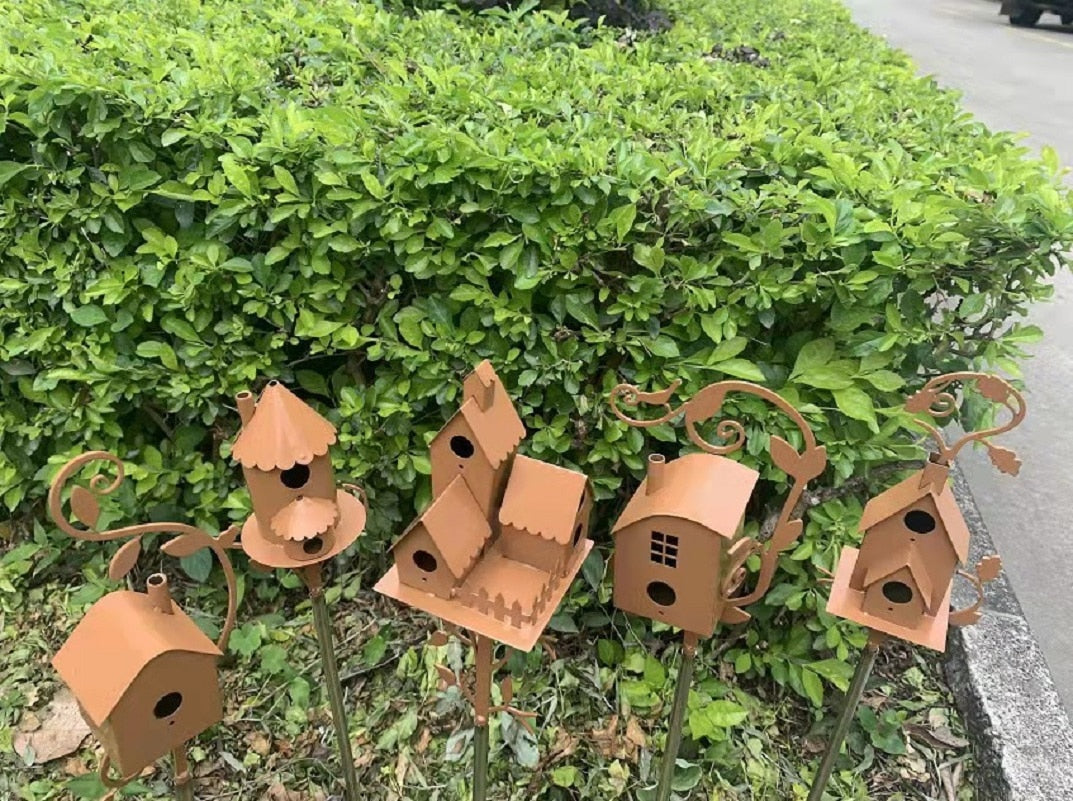 Casa de pájaros de arte metálico con estaca para jardín - Talart