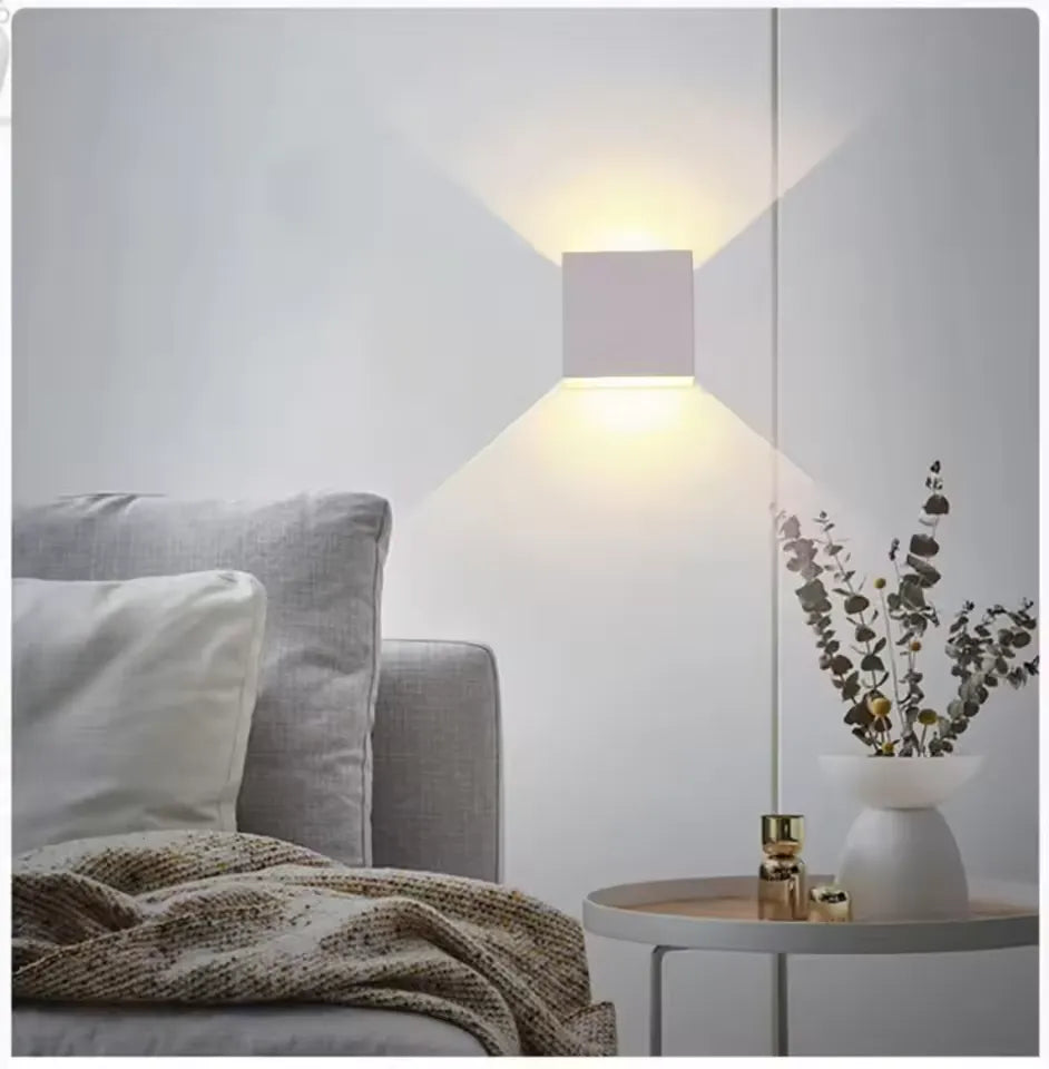 BowLift | ElegantBeam – Lámpara de pared minimalista para una iluminación sofisticada
