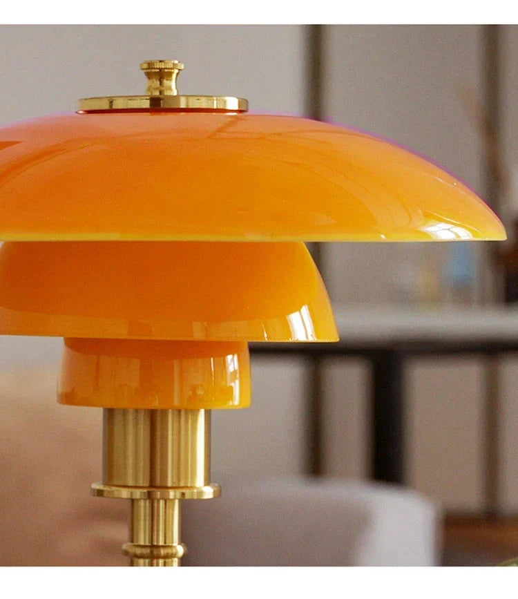 Lámpara de Mesa Bauhaus Ember con Base de Vidrio y Metal