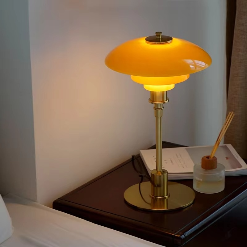 Aurivio | Lámpara de mesa de estilo retro