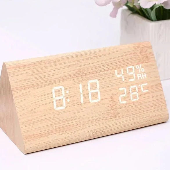 Reloj Despertador Futura Efecto Madera LED Con Tres Alarmas, Indicador de Temperatura, Brillo Ajustable