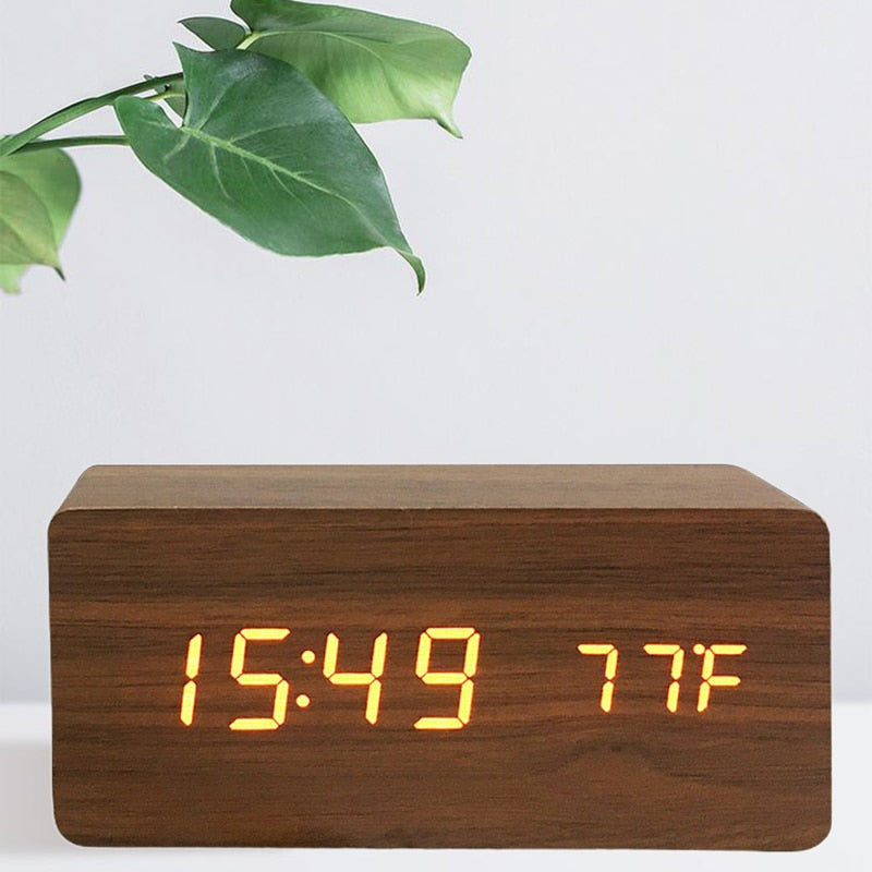 Reloj Digital de Escritorio de Madera