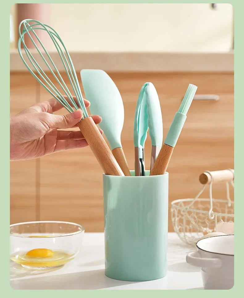 ChefEase – Set de utensilios de cocina de silicona de 12 piezas con mangos de madera | Brehn