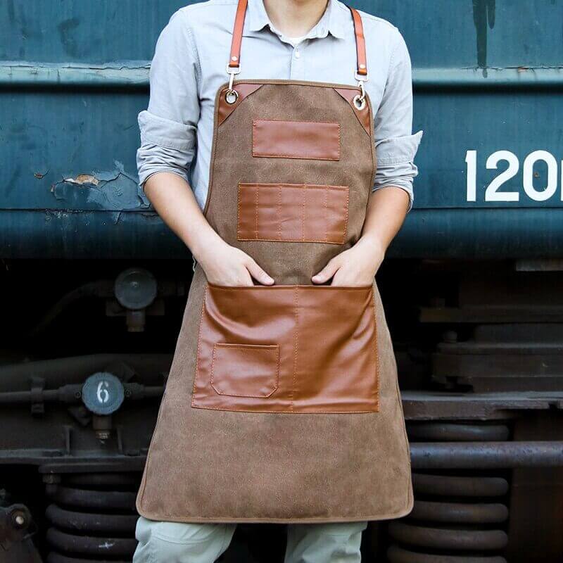 Delantal de Cuero Premium ForgeMaster | Hecho a Mano | Correas Ajustables | Perfecto para Asar, Cocinar y Artesanías