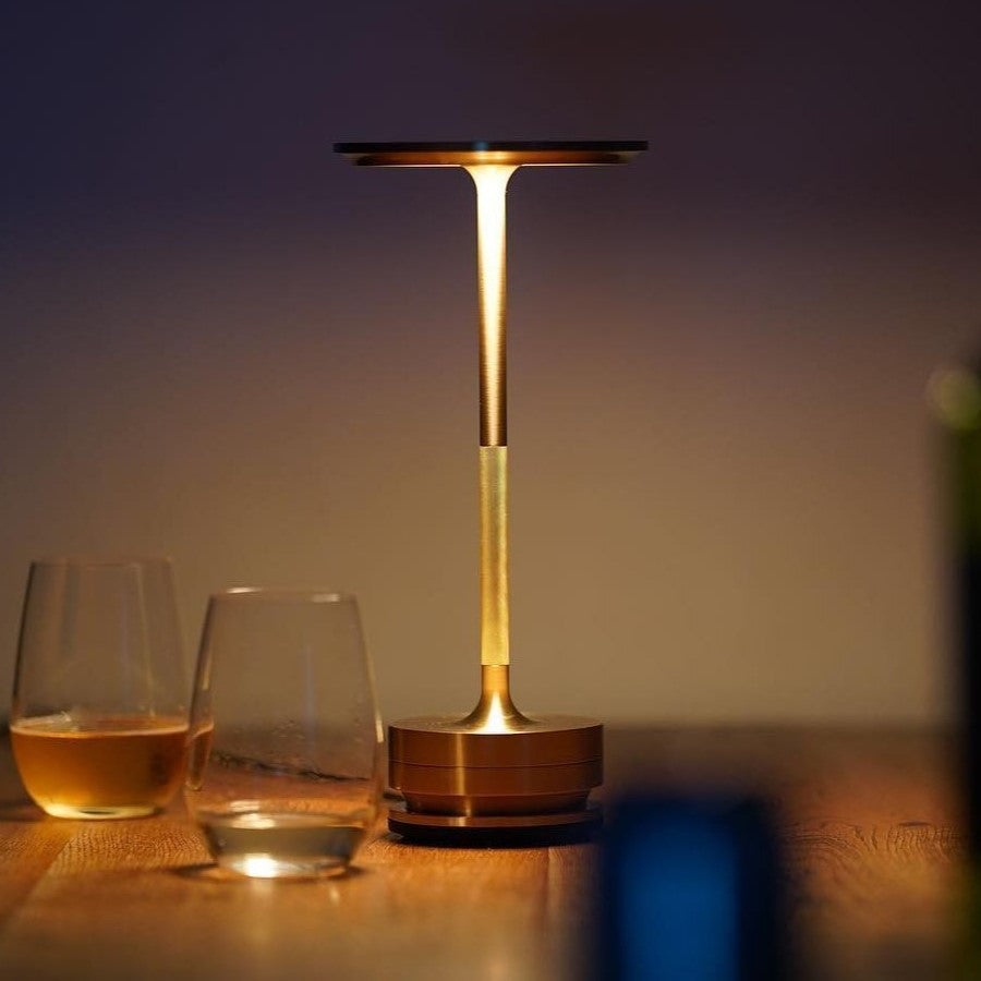 Lumora | Lámpara de mesa LED minimalista