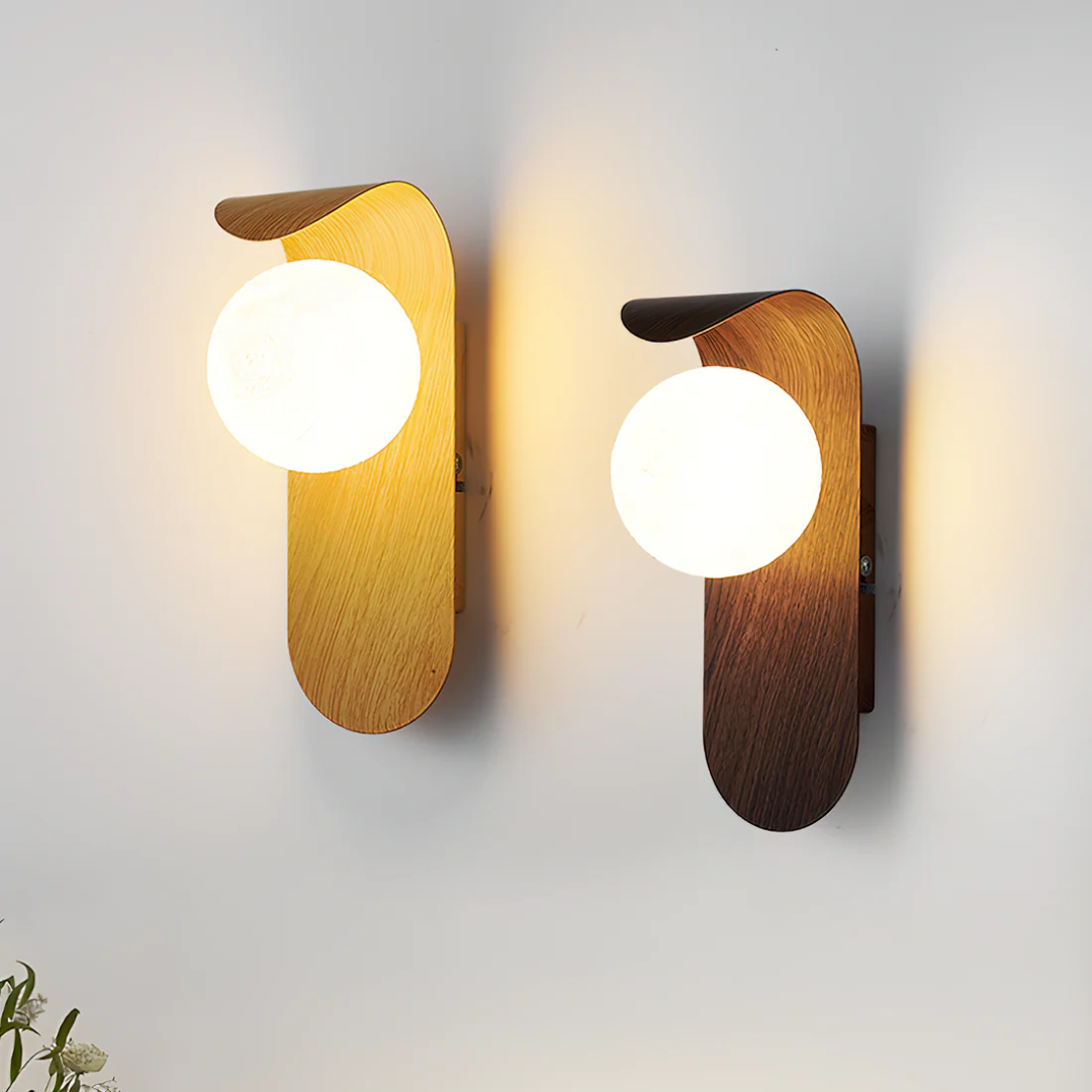 Aplique de Pared Escandinavo de Madera y Globo