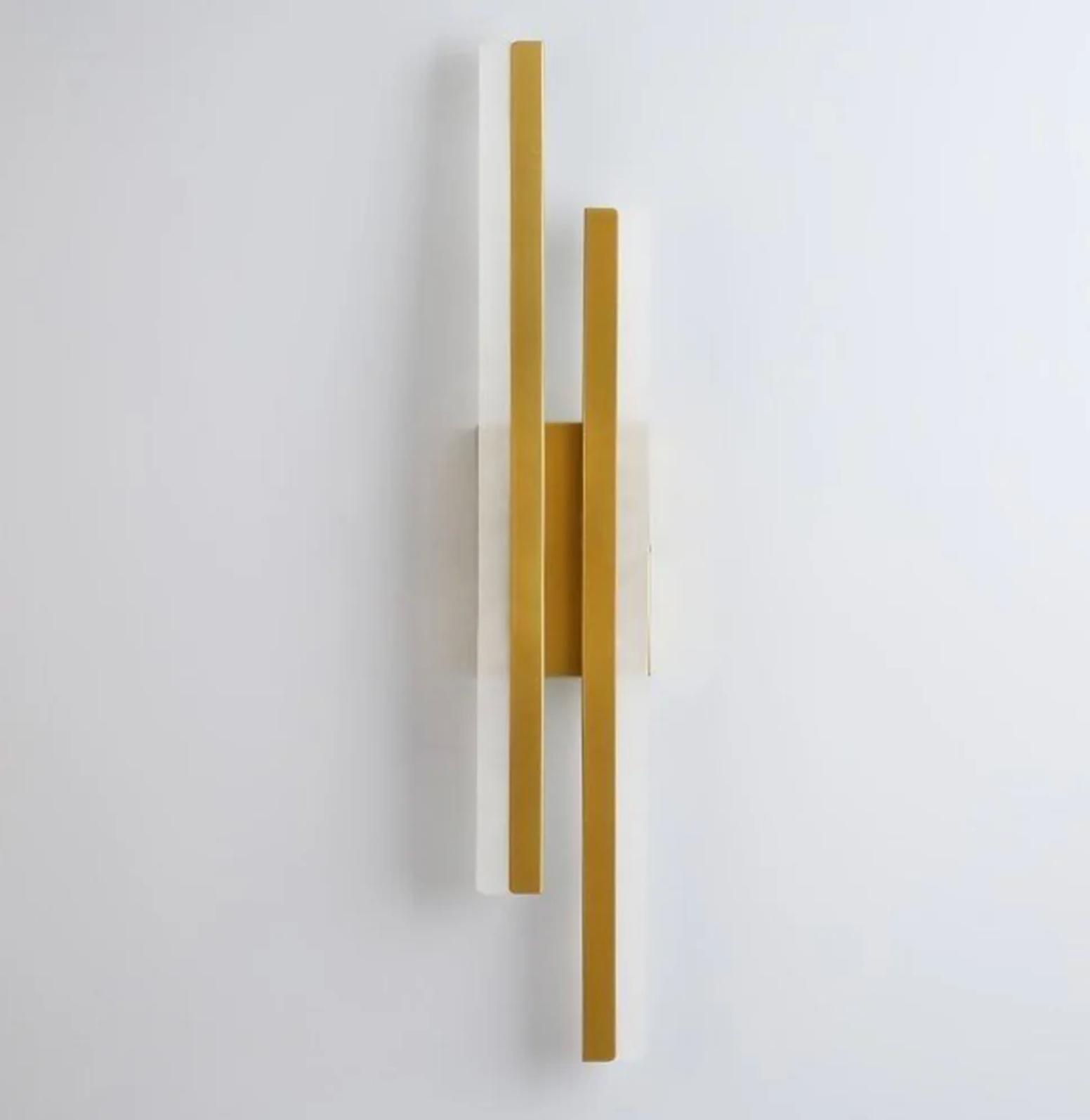 Aplique de Pared Largo de Acrílico Elegante con Iluminación LED