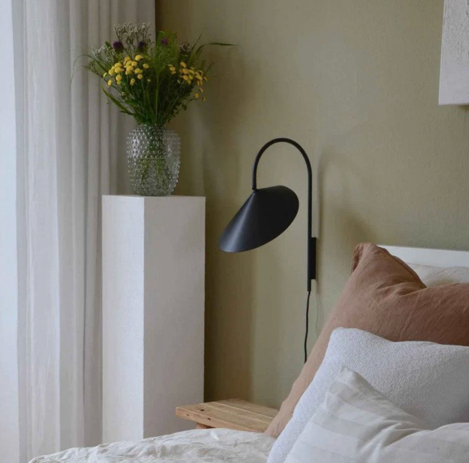 Lámpara de Pared de Pétalos Modernos - Aplique de Pared Ajustable para un Ambiente Acogedor