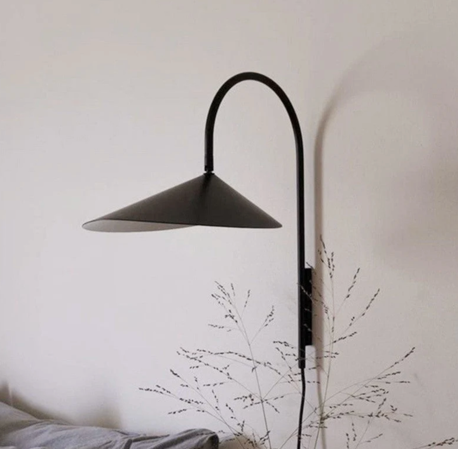 Lámpara de Pared de Pétalos Modernos - Aplique de Pared Ajustable para un Ambiente Acogedor
