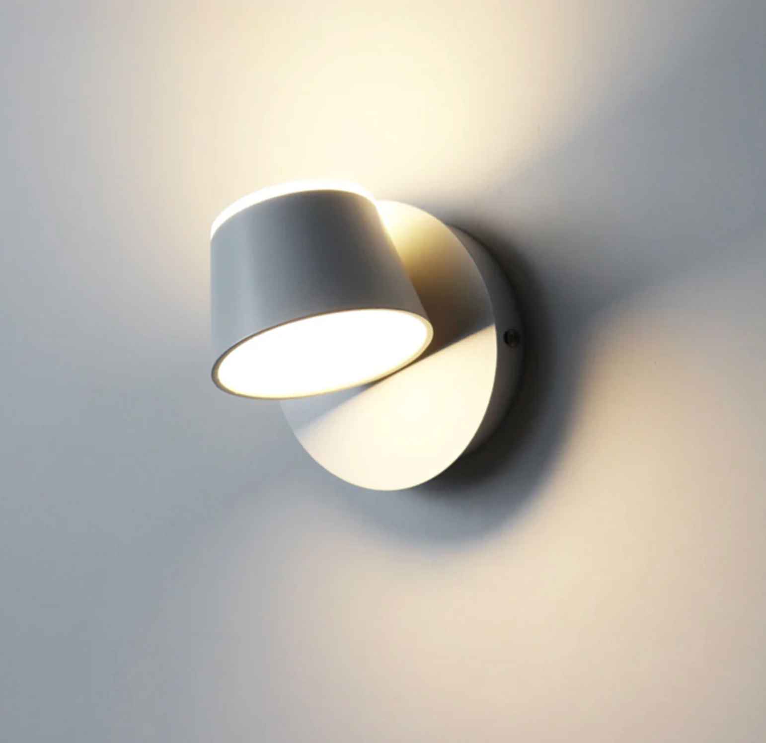 Elegantes Lámparas de Pared LED para Interiores Modernos