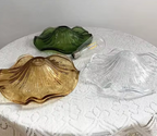 Lámpara Colgante Elegante en Forma de Pétalo - Pantalla de Vidrio Estriado y Accesorio de Latón para Iluminación de Cocina
