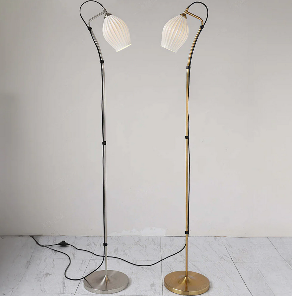Lámpara de Pie de Cerámica Vintage con Estrías - Iluminación Única para la Sala de Estar