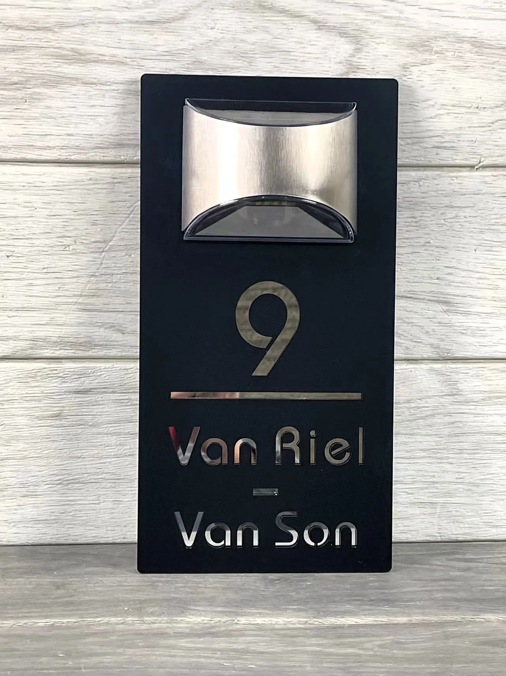 GlowSign - Placa de número de casa personalizada - iluminada con energía solar | 50% DESCUENTO