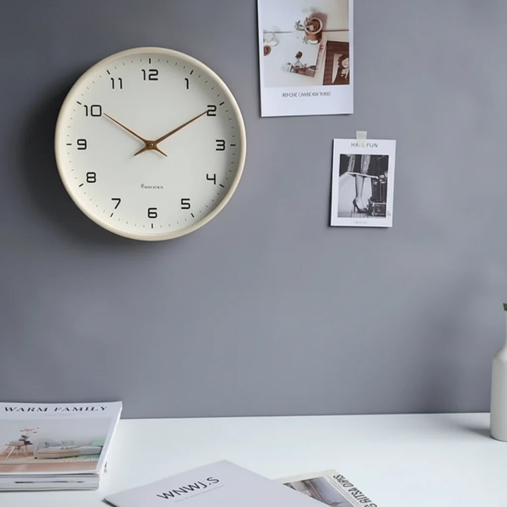 Reloj de pared de madera escandinavo Claryo Diseño minimalista
