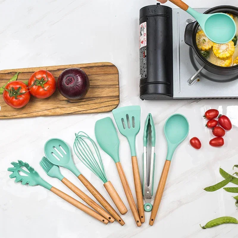 ChefEase – Set de utensilios de cocina de silicona de 12 piezas con mangos de madera | Brehn