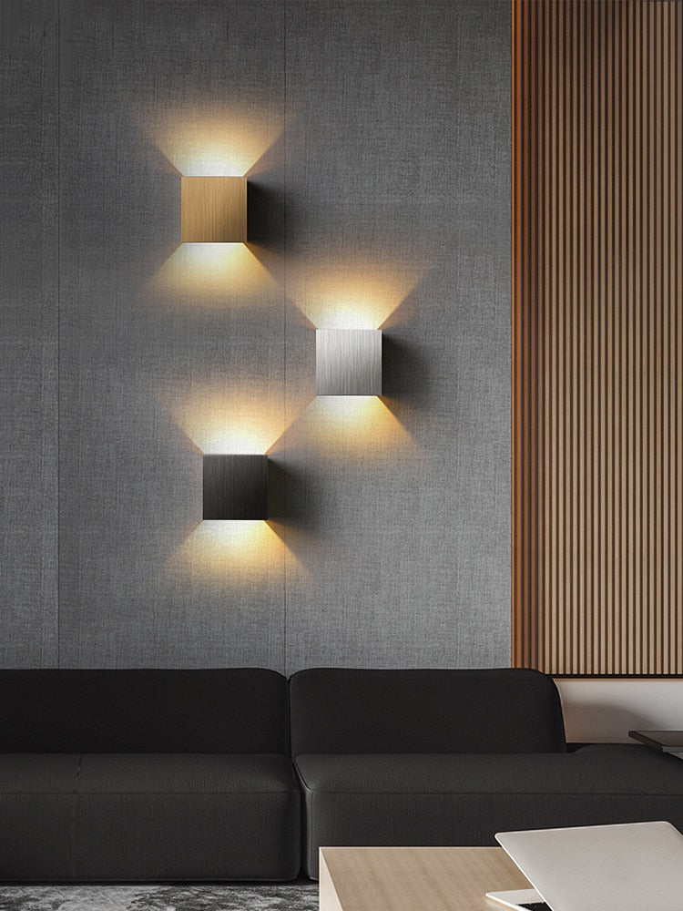 BowLift | ElegantBeam – Lámpara de pared minimalista para una iluminación sofisticada