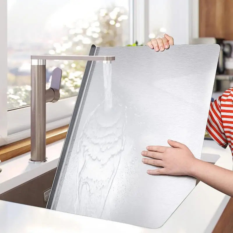 Kalsten | SliceGrip – Tabla de Cortar de Acero Inoxidable con Bisel Antideslizante y Elevado