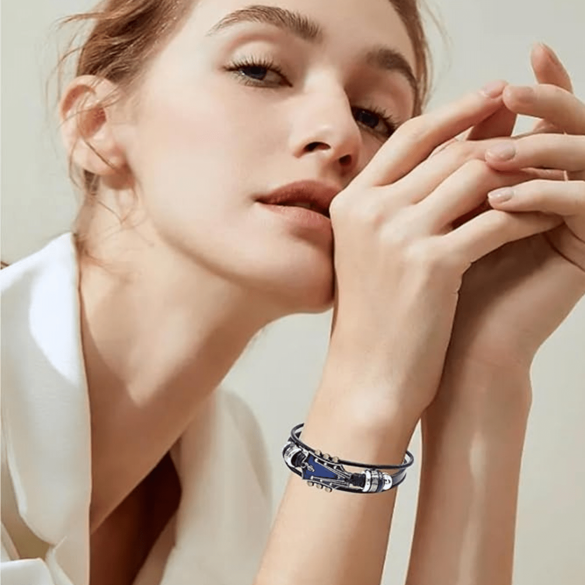 Pulsera de Cuero Estilosa para Mujer con Diseño de Guitarra – Accesorio Elegante para Amantes de la Música