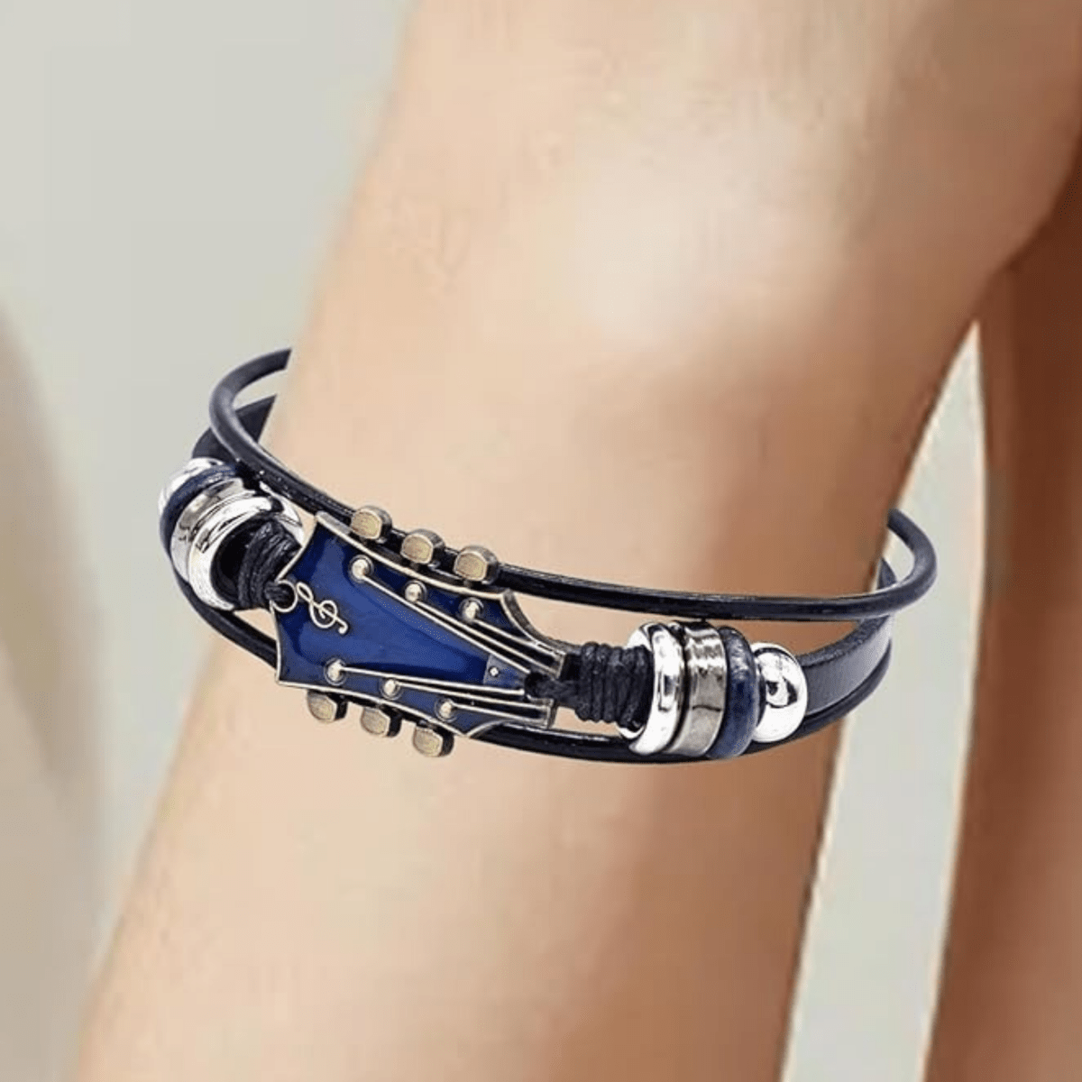 Pulsera de Cuero Estilosa para Mujer con Diseño de Guitarra – Accesorio Elegante para Amantes de la Música