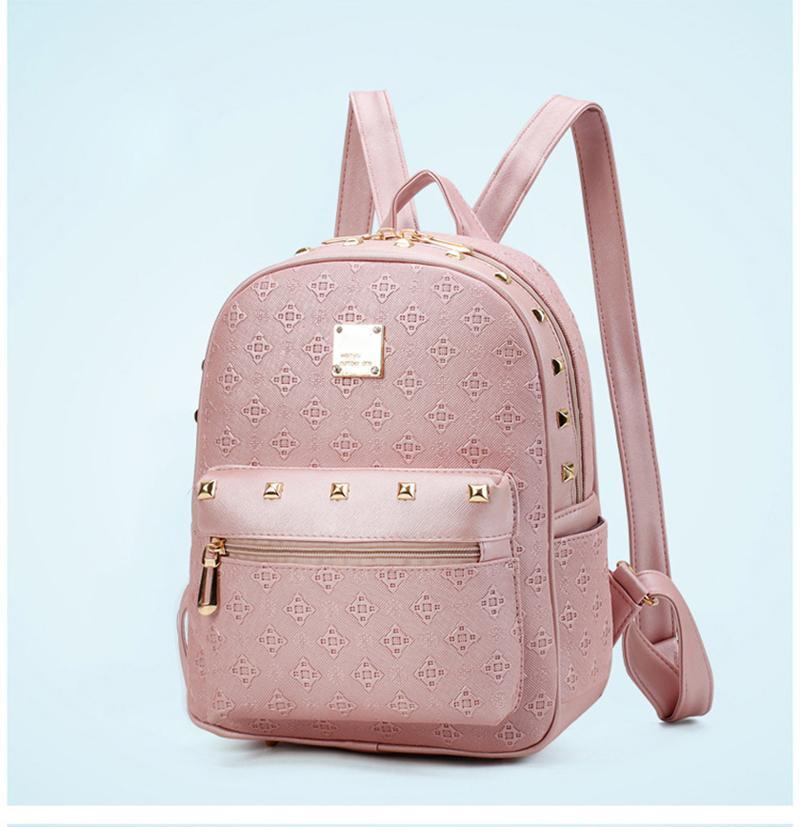 Mochila de Cuero Elegante para Mujer Urbana con Correas Ajustables y Acentos Dorados – Espaciosa y Funcional