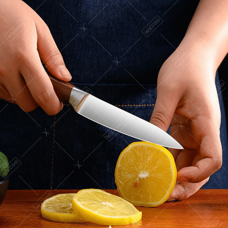 Cuchillo de cocina profesional Santoku – afilado y ergonómico, ideal para la cocina diaria