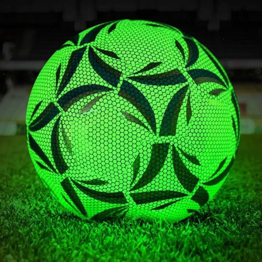 Pelota de fútbol que brilla en la oscuridad + Construcción duradera cosida a mano + Diversión nocturna + Diversión iluminada al aire libre