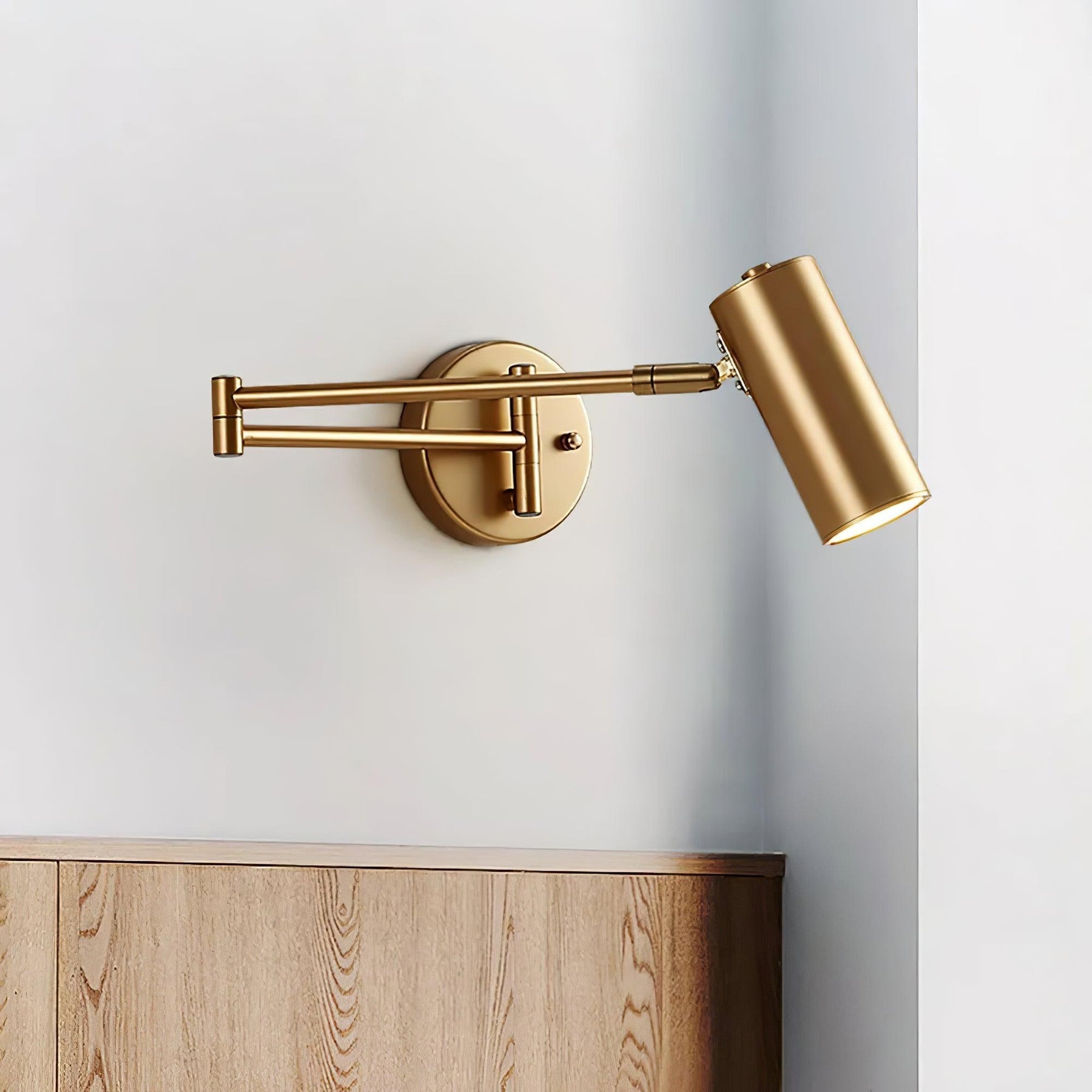 Milo | Lámpara de pared moderna de metal ajustable