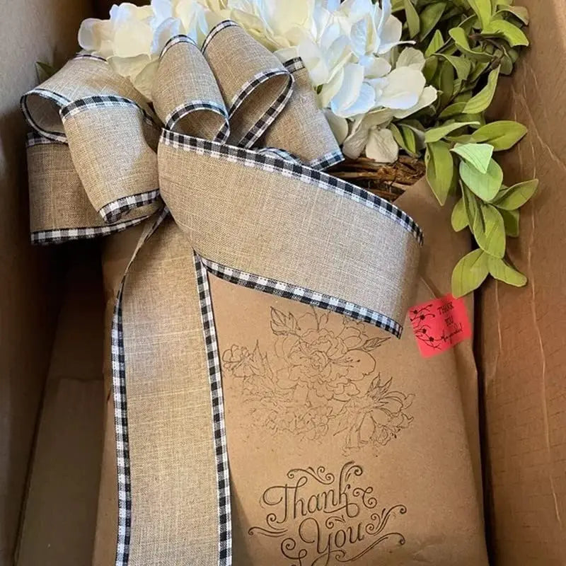 Perchero de puerta con hortensias crema – corona de mimbre con flores artificiales
