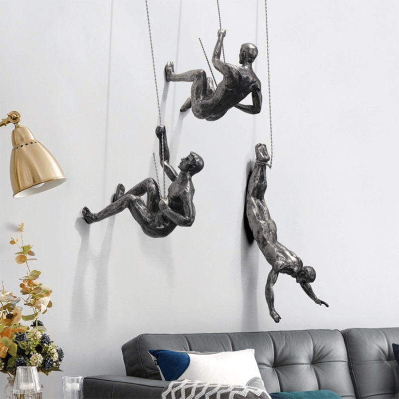 Escultura de Pared Escalador – Inspiradora Decoración 3D de Resina y Hierro para Diseño de Interiores Moderno