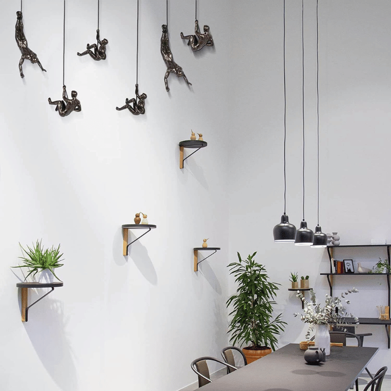 Escultura de Pared Escalador – Inspiradora Decoración 3D de Resina y Hierro para Diseño de Interiores Moderno