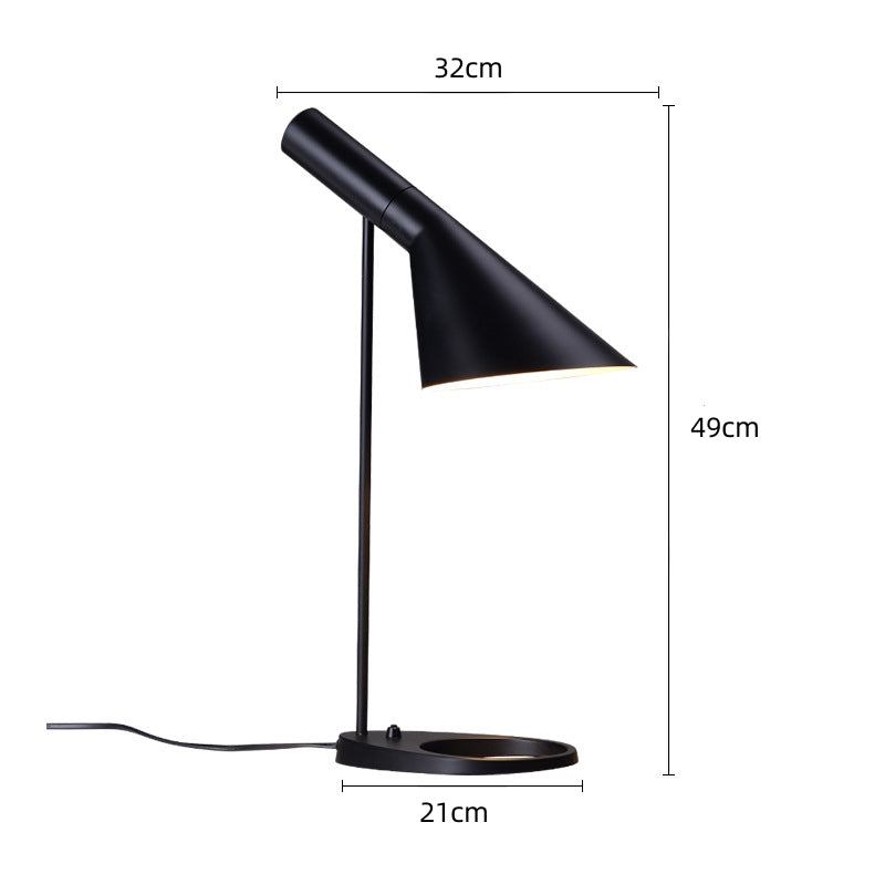 Norvia | Lámpara de escritorio LED de diseño moderno