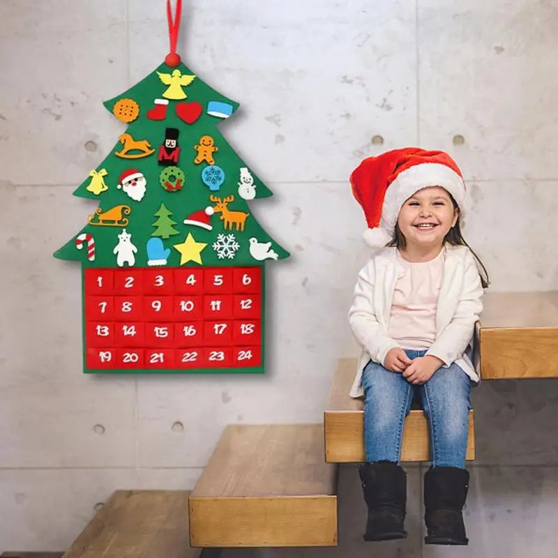 Calendario de Adviento de Árbol de Navidad de Fieltro con 24 Bolsillos y Patrones de Dibujos Animados – Decoración Festiva para Contar los Días hasta Navidad